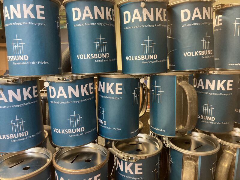 Datei:Volksbund Deutsche Kriegsgräberfürsorge Sammelbüchsen.jpg